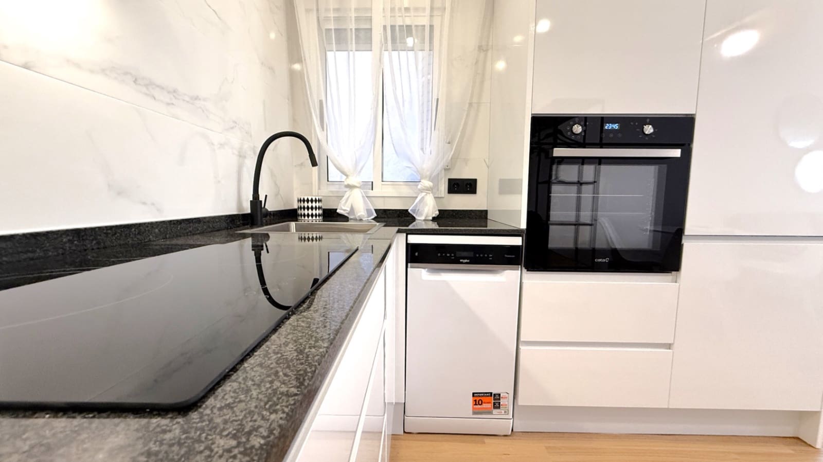2 soveværelse Lejlighed til salg i Torrevieja - € 164.900 (Ref: 9983560)