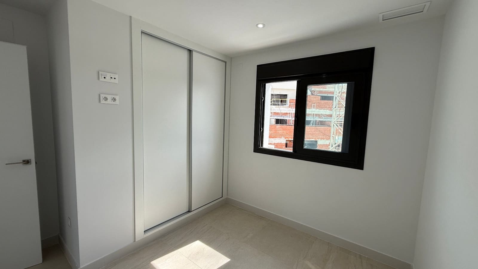 2 makuuhuone Kattohuoneisto myytävänä paikassa Torrevieja - 305 000 € (Ref: 9983561)