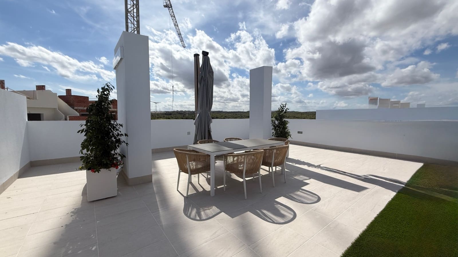 2 makuuhuone Kattohuoneisto myytävänä paikassa Torrevieja - 305 000 € (Ref: 9983561)