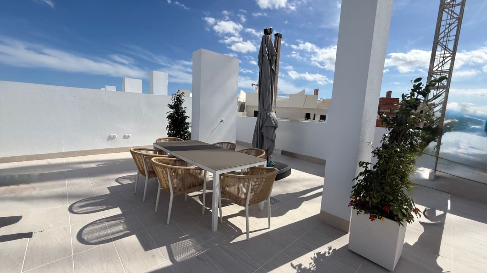 2 makuuhuone Kattohuoneisto myytävänä paikassa Torrevieja - 305 000 € (Ref: 9983561)