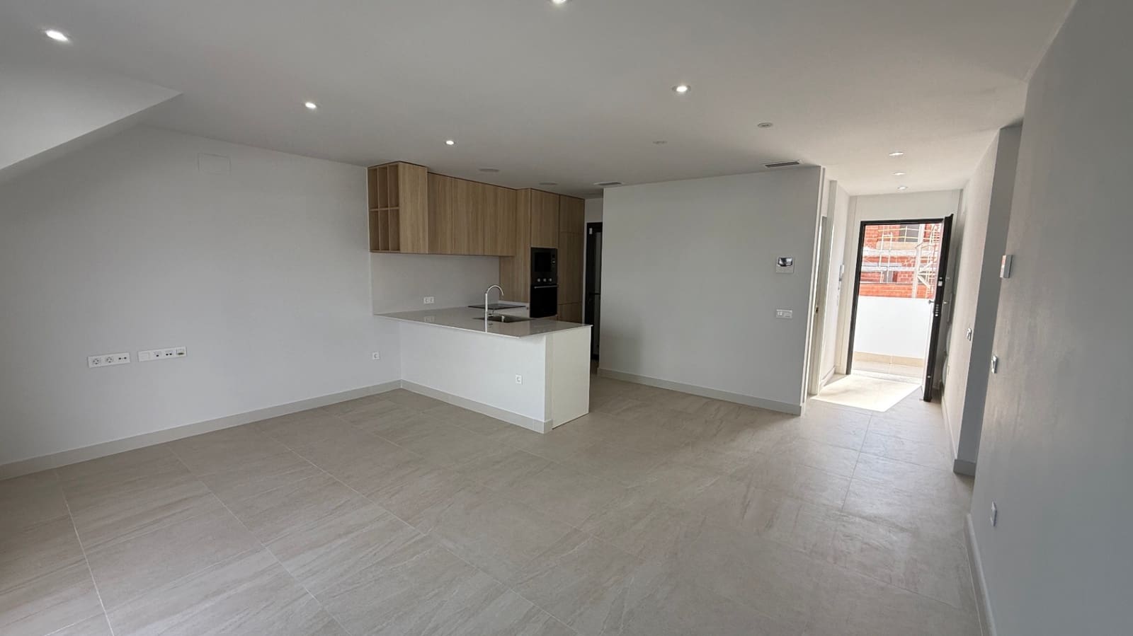 2 makuuhuone Kattohuoneisto myytävänä paikassa Torrevieja - 305 000 € (Ref: 9983561)