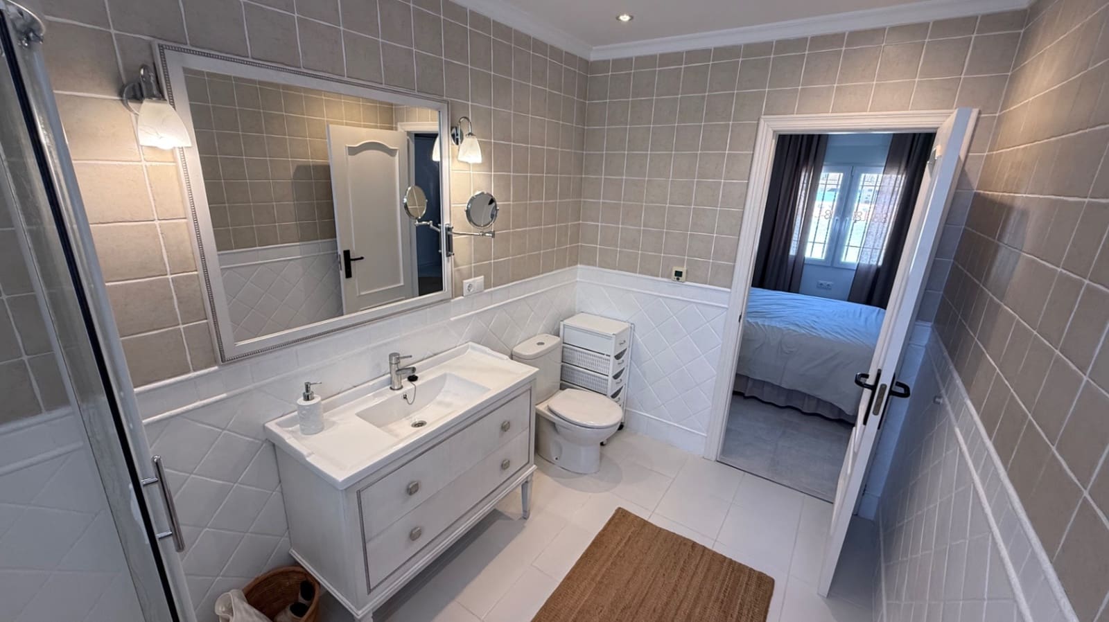 3 bedroom Villa for sale in Torrevieja - € 645,000 (Ref: 9983564)