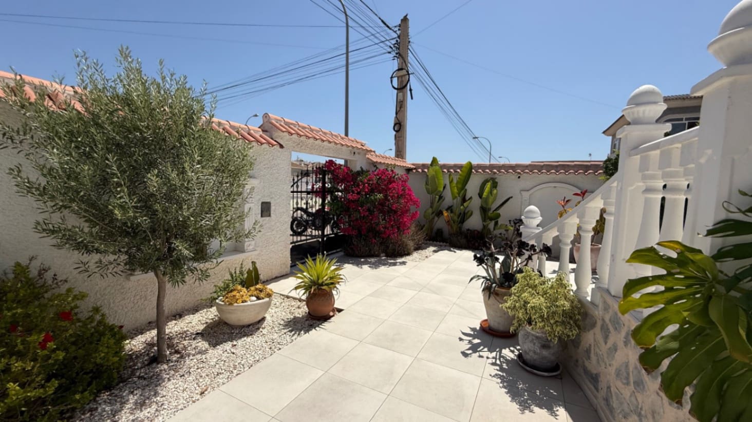 3 bedroom Villa for sale in Torrevieja - € 645,000 (Ref: 9983564)
