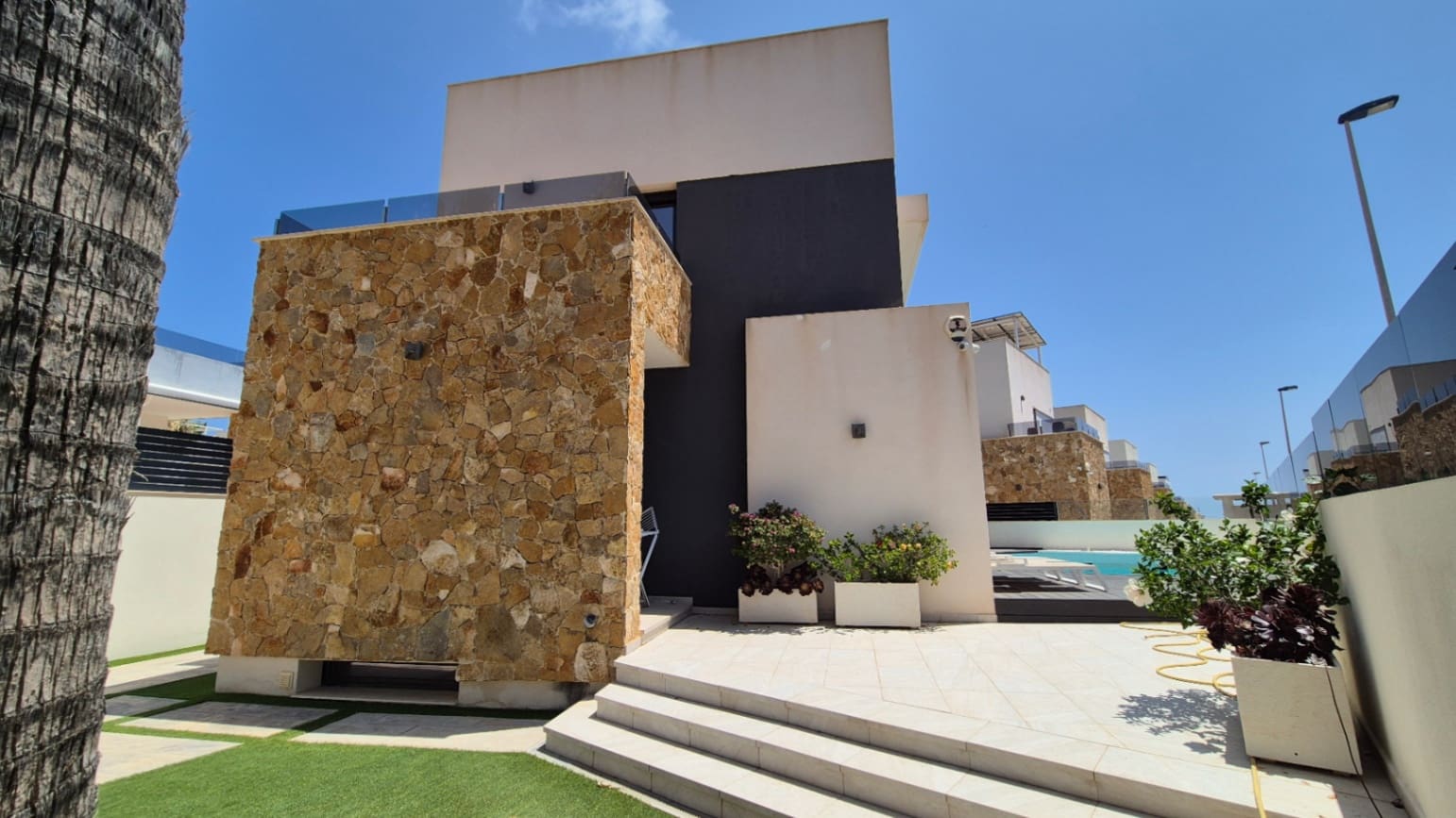 4 soveværelse Villa til salg i Torrevieja - € 785.000 (Ref: 9983566)