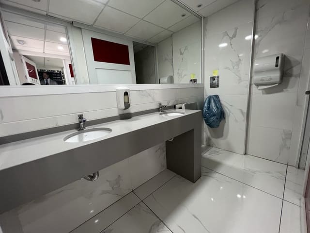 Erhverv til salg i Parque Acuático - Sector 25, Torrevieja - € 1.000.000 (Ref: 9983569)