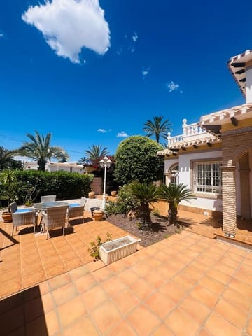 3 soveværelse Villa til salg i La Zenia, Orihuela - € 780.000 (Ref: 9983570)
