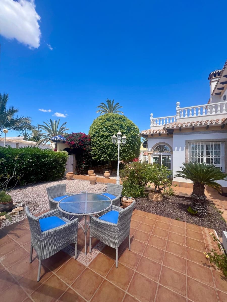 3 soveværelse Villa til salg i Orihuela Costa - € 780.000 (Ref: 9983570)