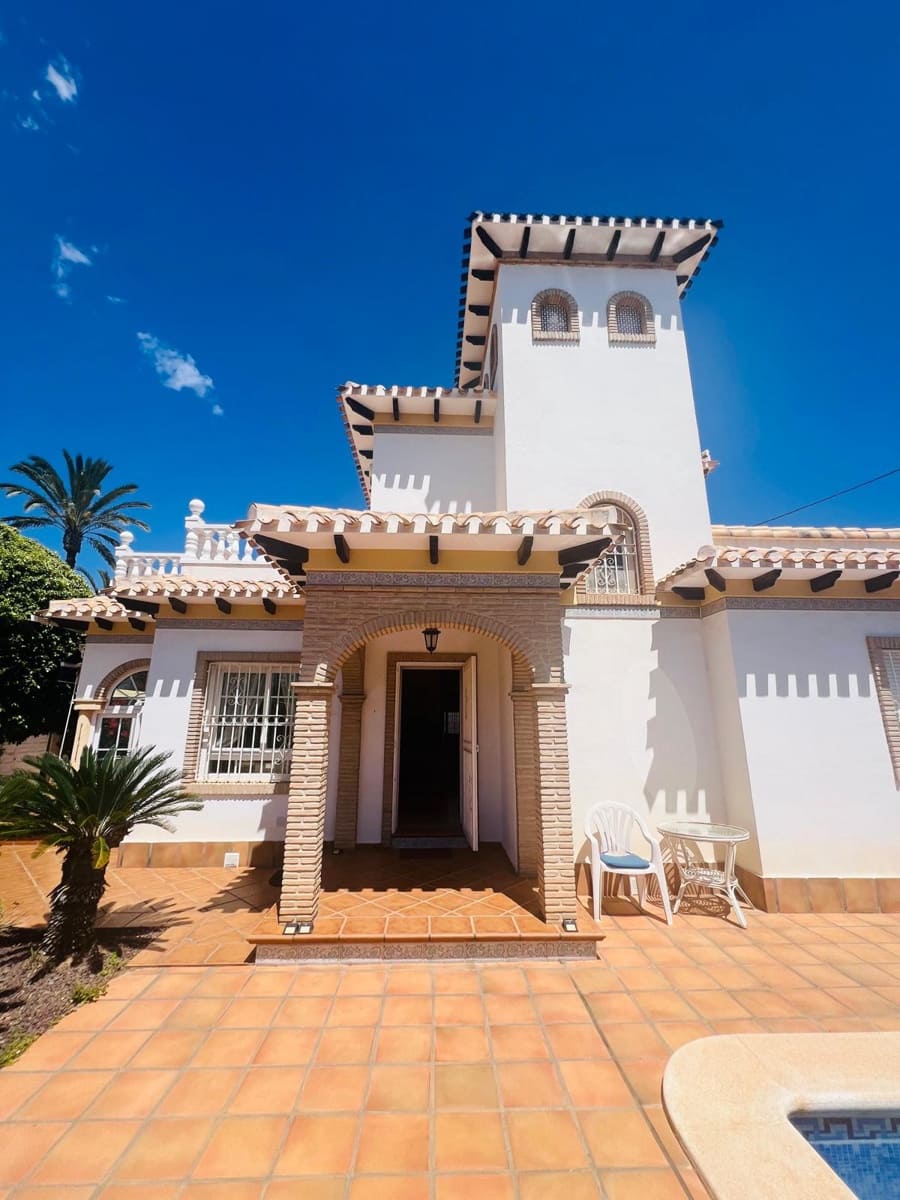 3 soveværelse Villa til salg i Orihuela Costa - € 780.000 (Ref: 9983570)