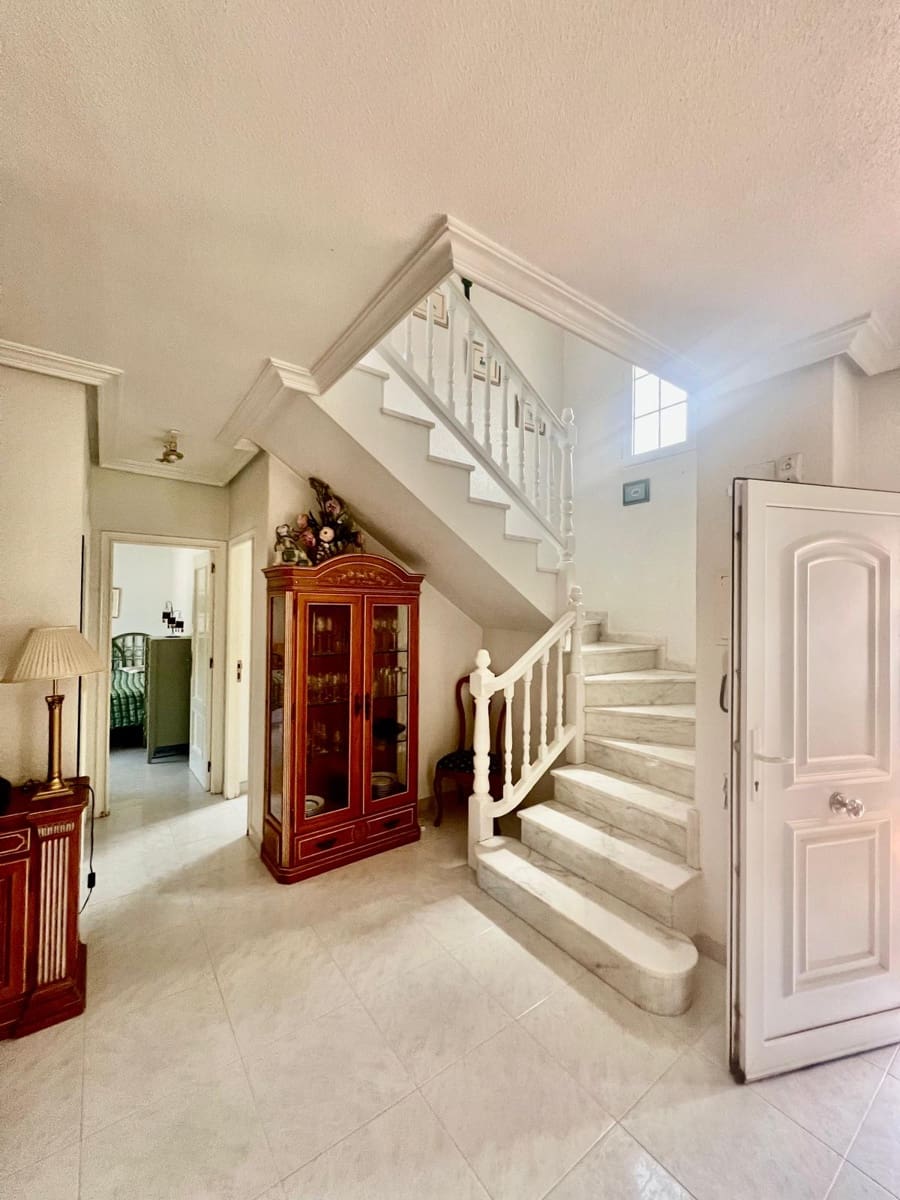 3 soveværelse Villa til salg i Orihuela Costa - € 780.000 (Ref: 9983570)