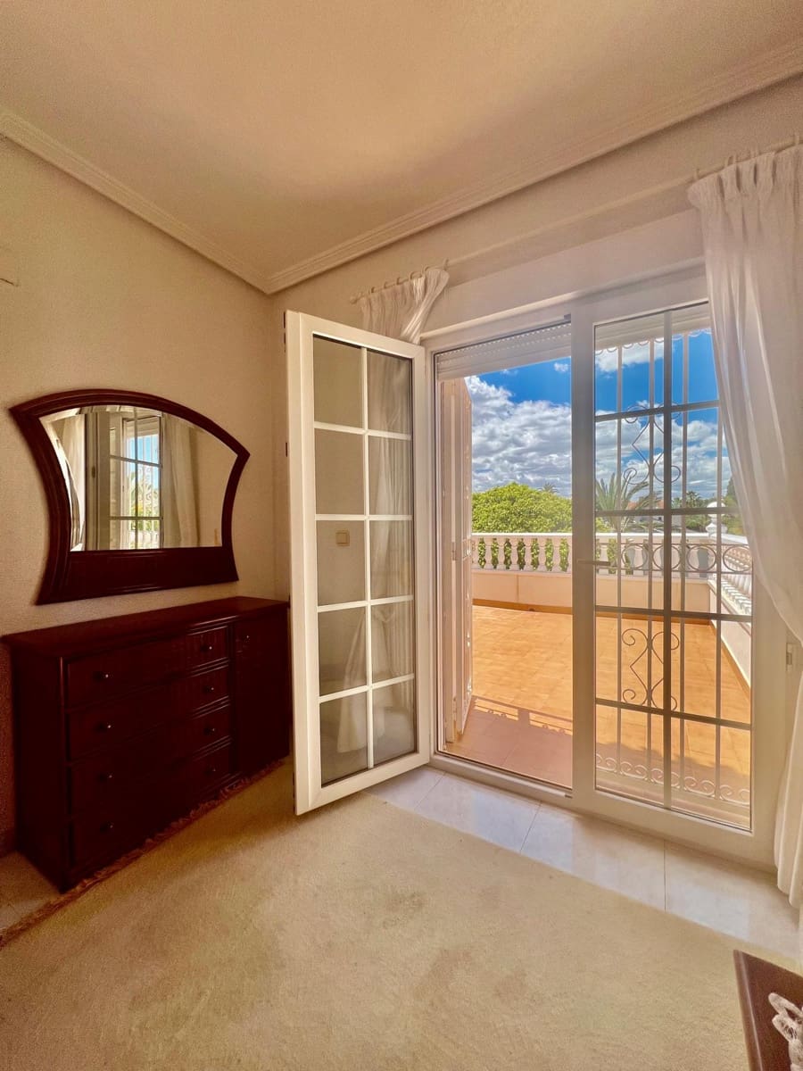 3 soveværelse Villa til salg i Orihuela Costa - € 780.000 (Ref: 9983570)