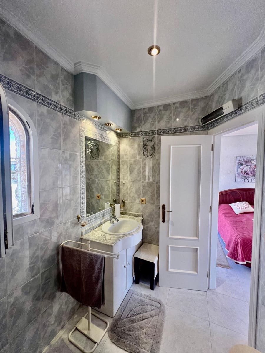 3 soveværelse Villa til salg i Orihuela Costa - € 780.000 (Ref: 9983570)