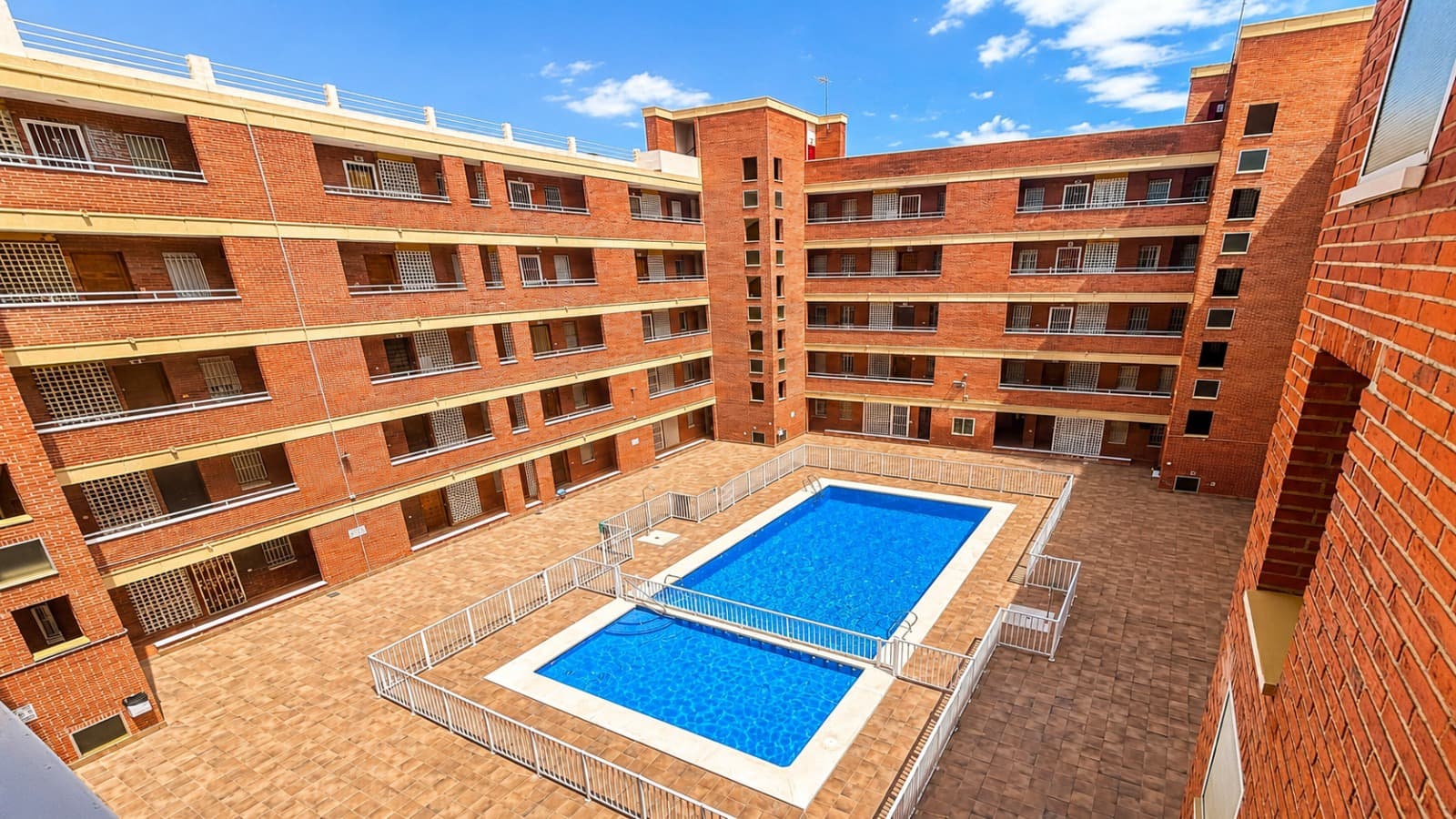 2 chambre Appartement à vendre à Torrevieja - 140 000 € (Ref: 9983573)