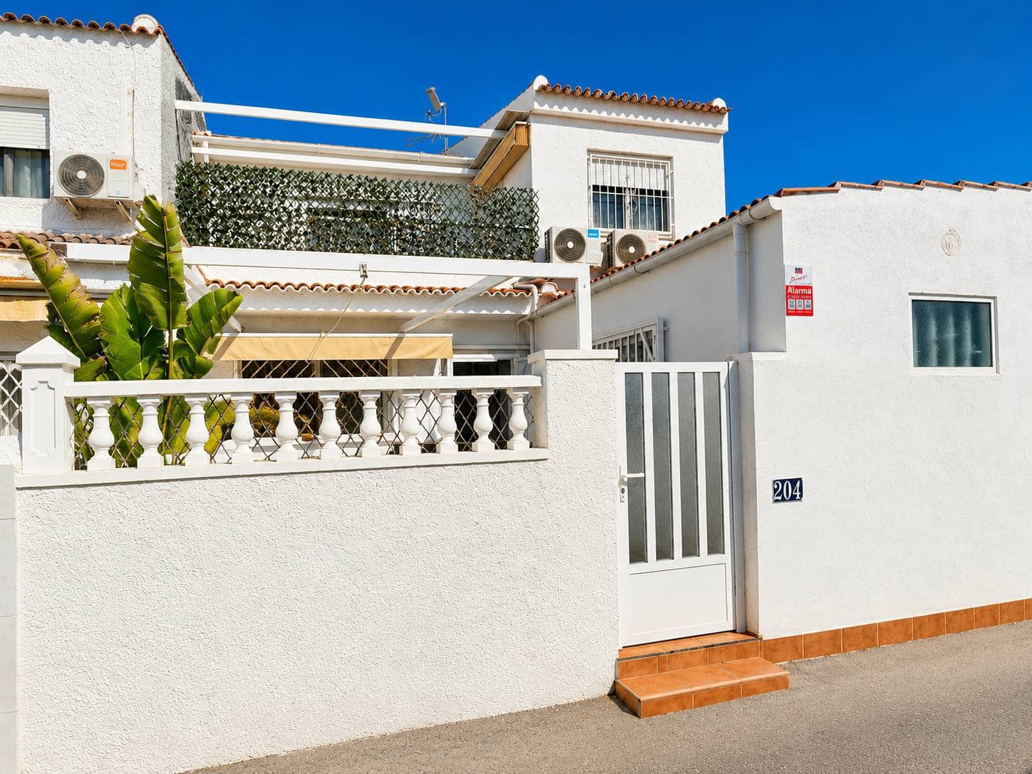 3 bedroom Townhouse for sale in Torrevieja - € 249,000 (Ref: 9983576)