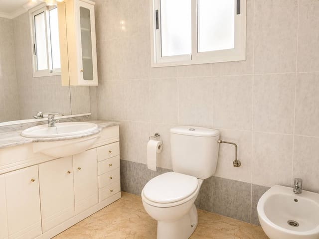 2 soverom Leilighet til salgs i Centro - Muelle Pesquero, Torrevieja - € 136 500 (Ref: 9983579)
