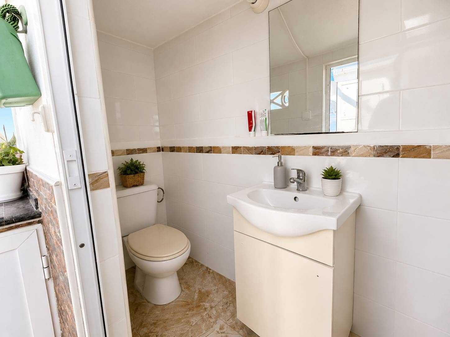2 bedroom Bungalow for sale in Torrevieja - € 179,500 (Ref: 9983580)