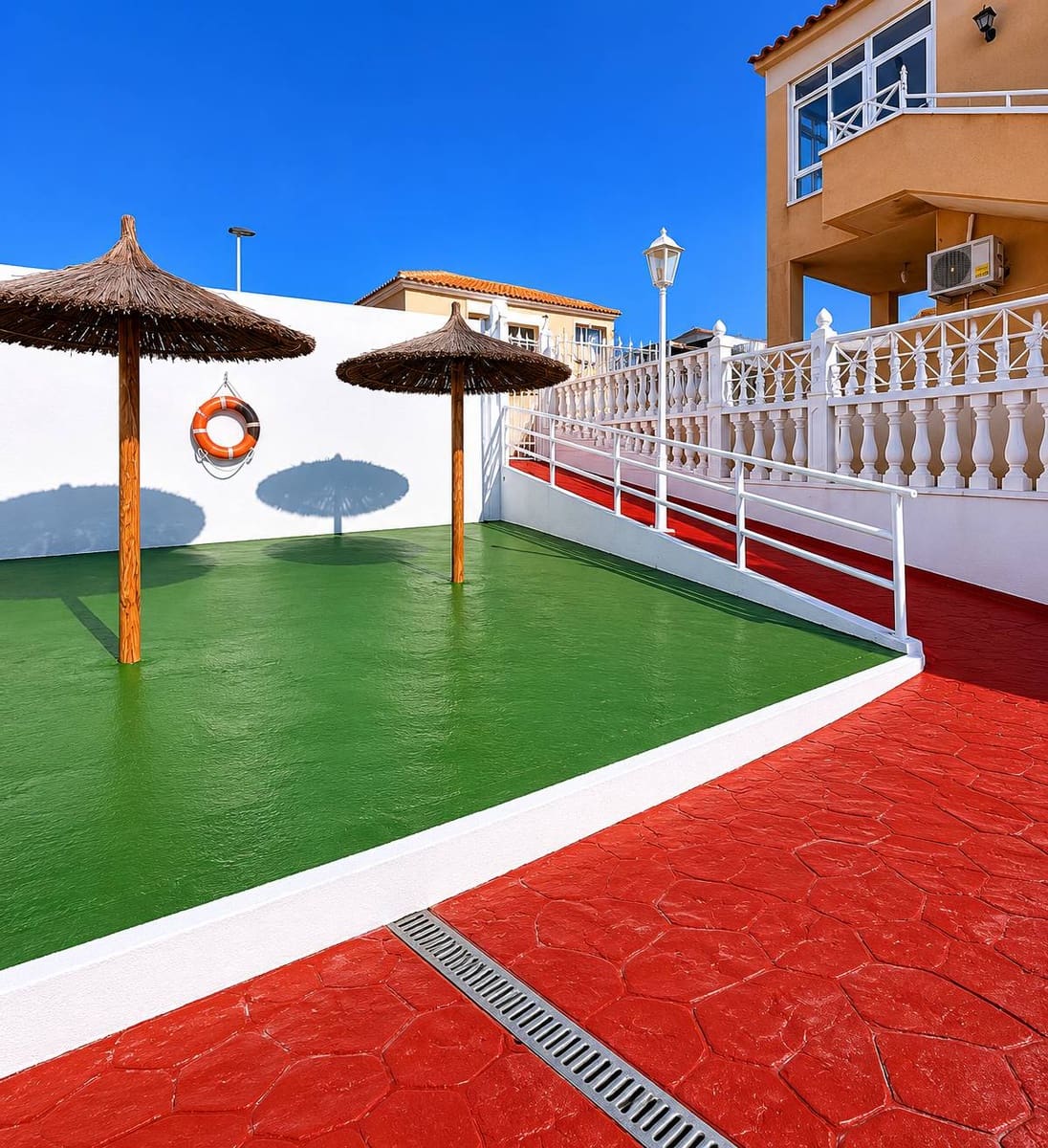 2 bedroom Bungalow for sale in Torrevieja - € 179,500 (Ref: 9983580)