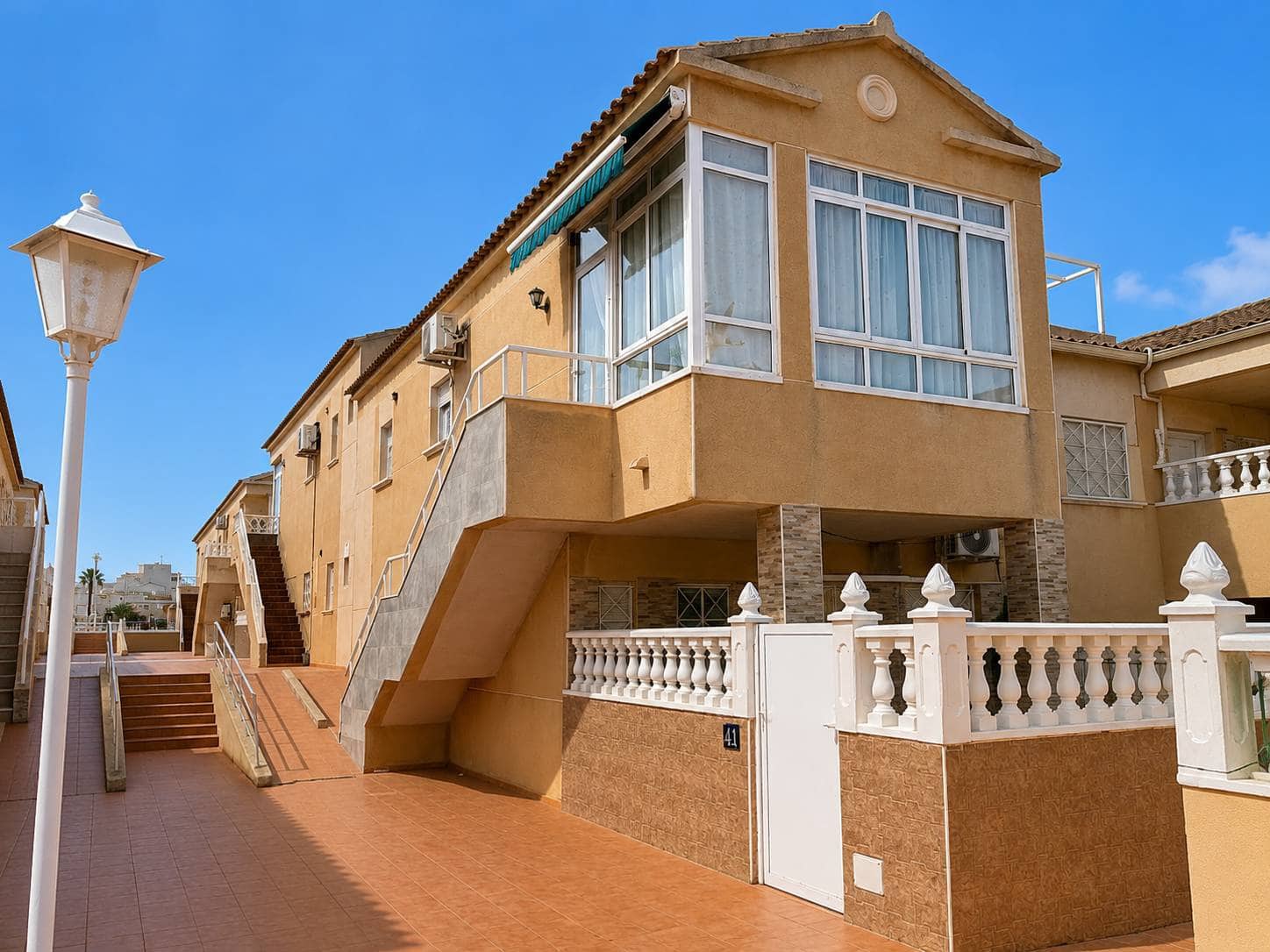 2 bedroom Bungalow for sale in Torrevieja - € 179,500 (Ref: 9983580)