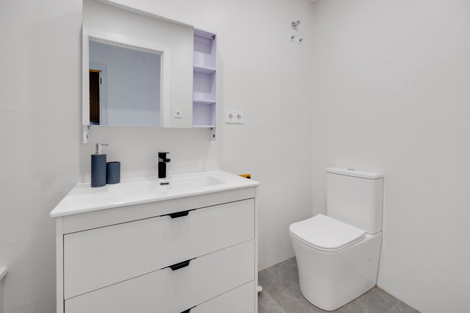 2 soveværelse Lejlighed til salg i Torrevieja - € 138.900 (Ref: 9983620)
