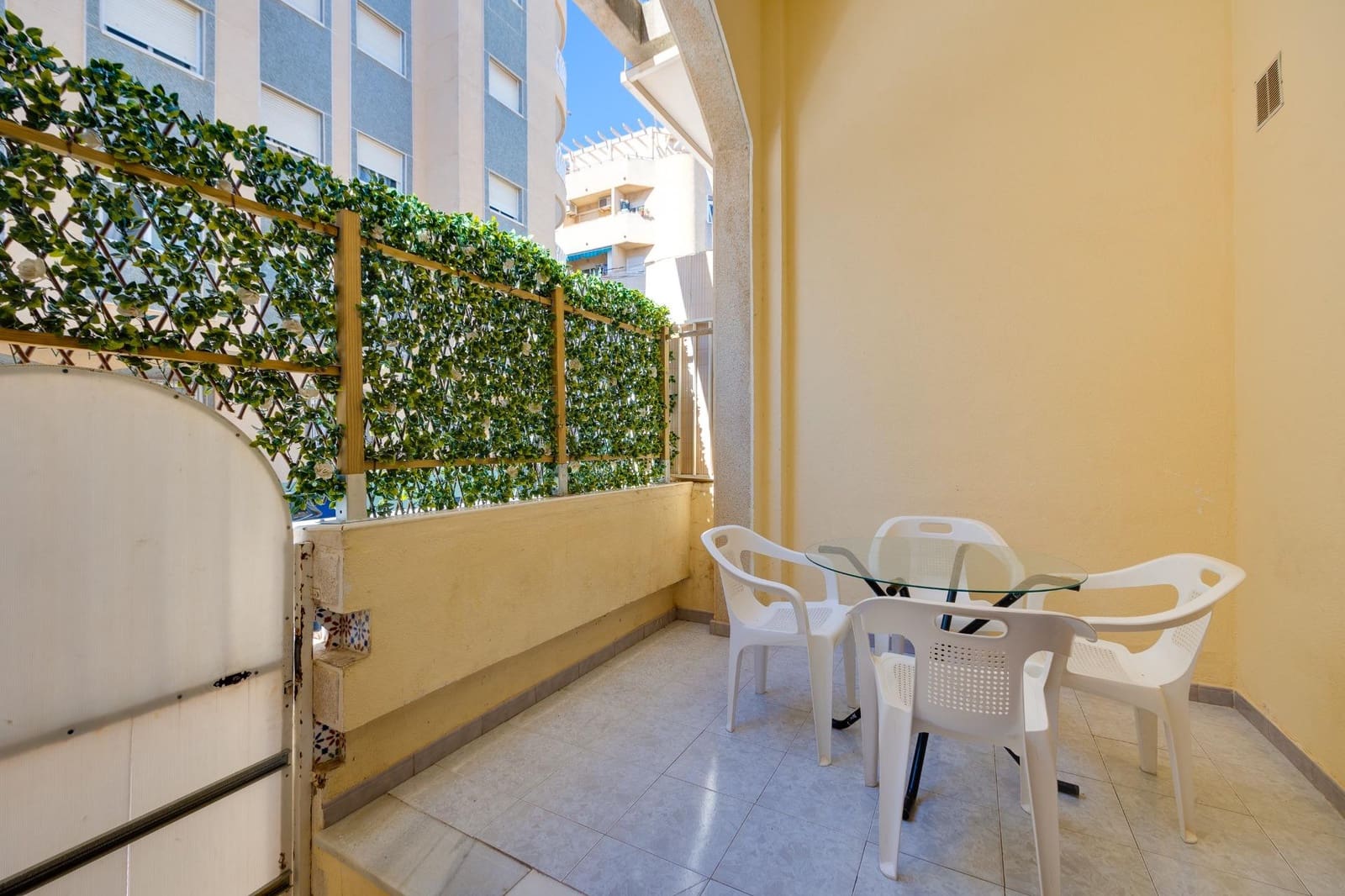 2 soveværelse Lejlighed til salg i Torrevieja - € 138.900 (Ref: 9983620)