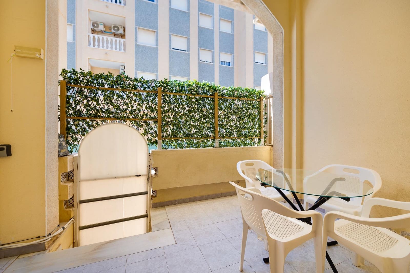 2 soveværelse Lejlighed til salg i Torrevieja - € 138.900 (Ref: 9983620)