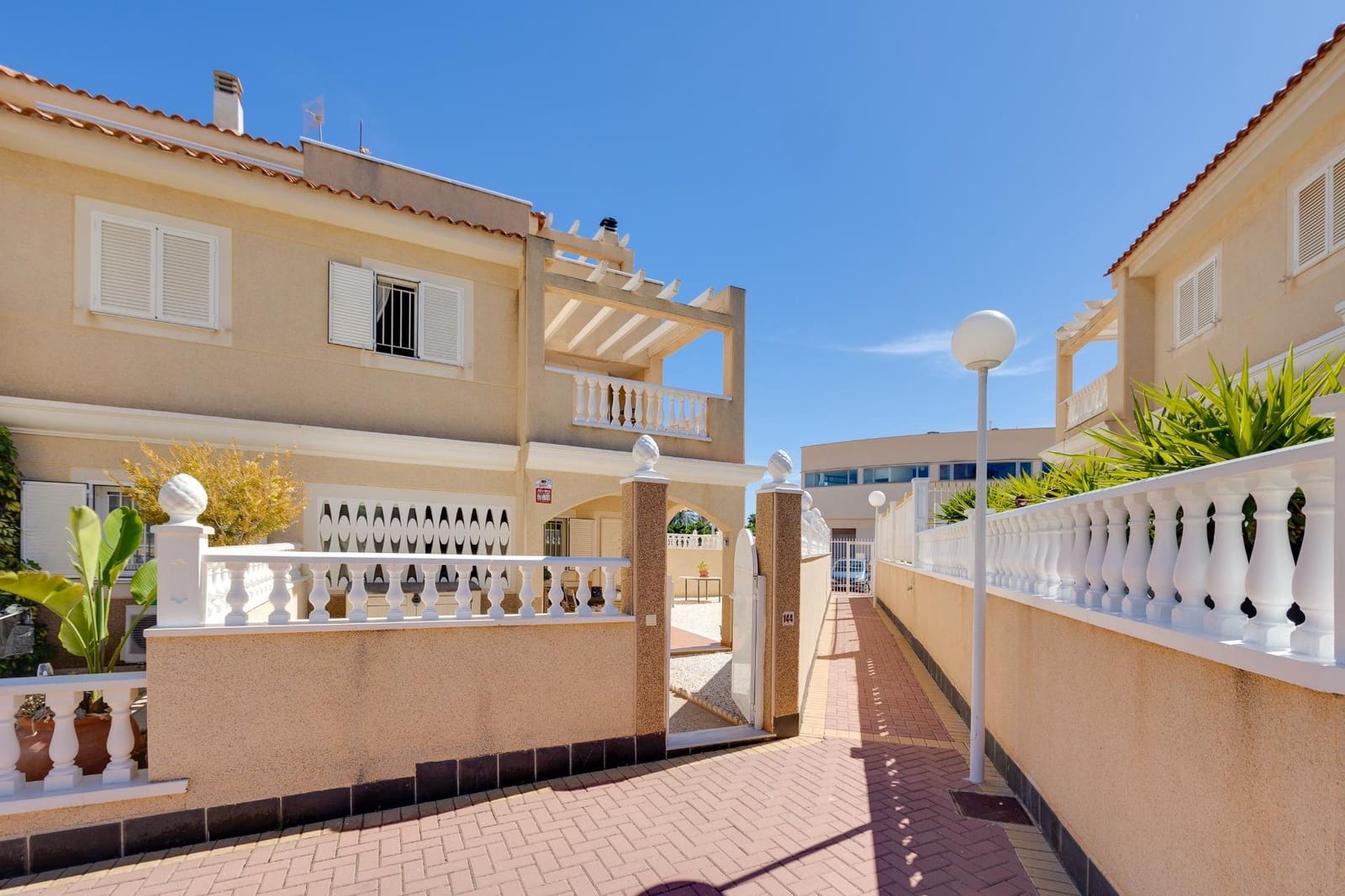 2 bedroom Townhouse for sale in Orihuela Costa - € 263,000 (Ref: 9983626)