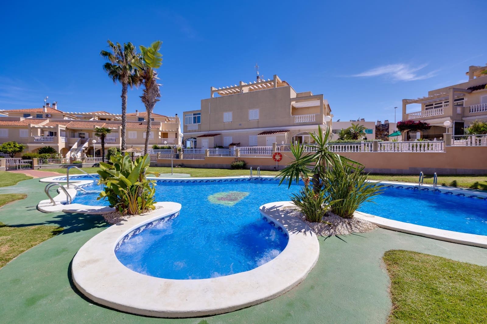 2 bedroom Townhouse for sale in Orihuela Costa - € 263,000 (Ref: 9983626)