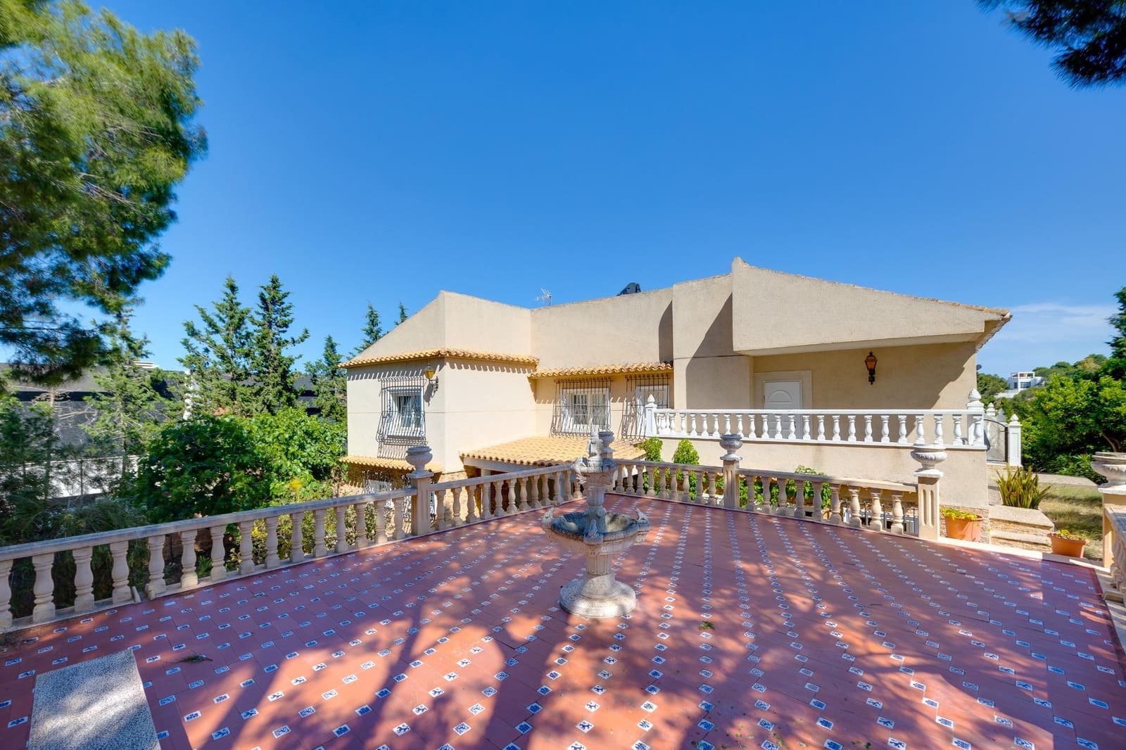 7 chambre Villa/Maison à vendre à Torrevieja - 1 300 000 € (Ref: 9983634)
