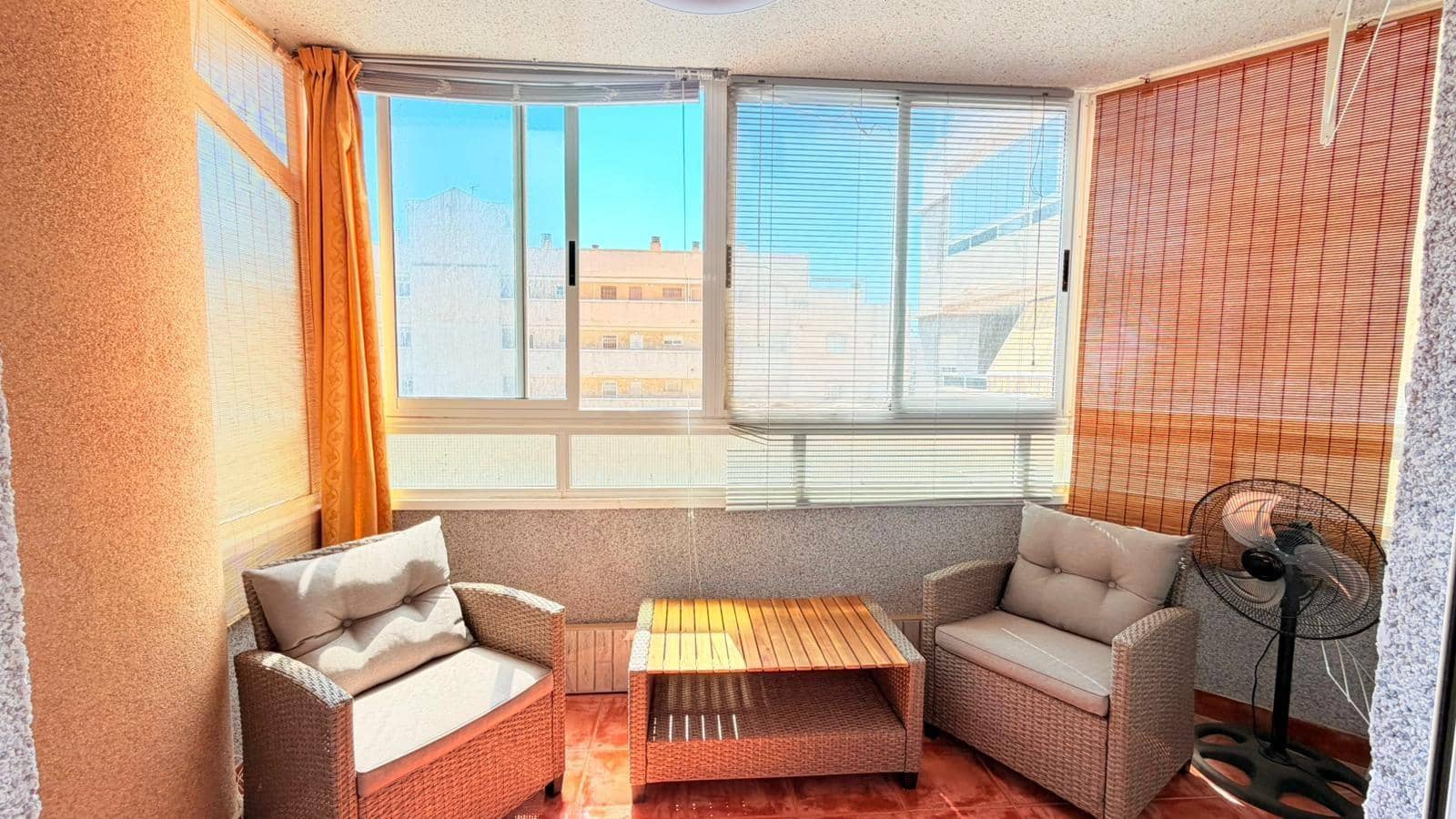 2 soveværelse Lejlighed til salg i Torrevieja - € 119.990 (Ref: 9983639)