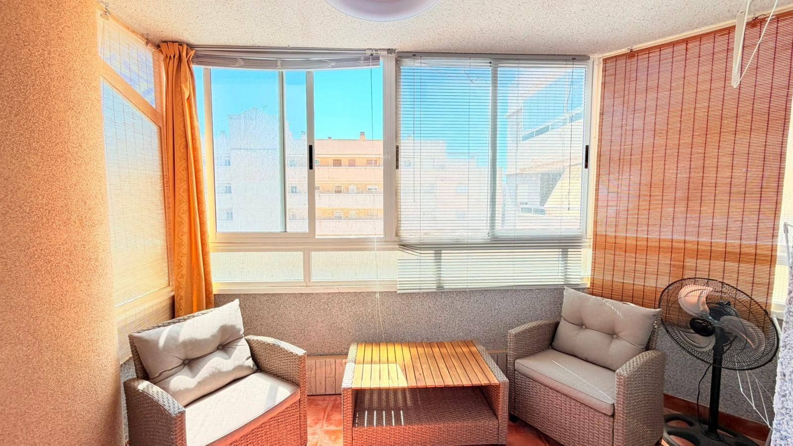 2 soveværelse Lejlighed til salg i Torrevieja - € 119.990 (Ref: 9983639)