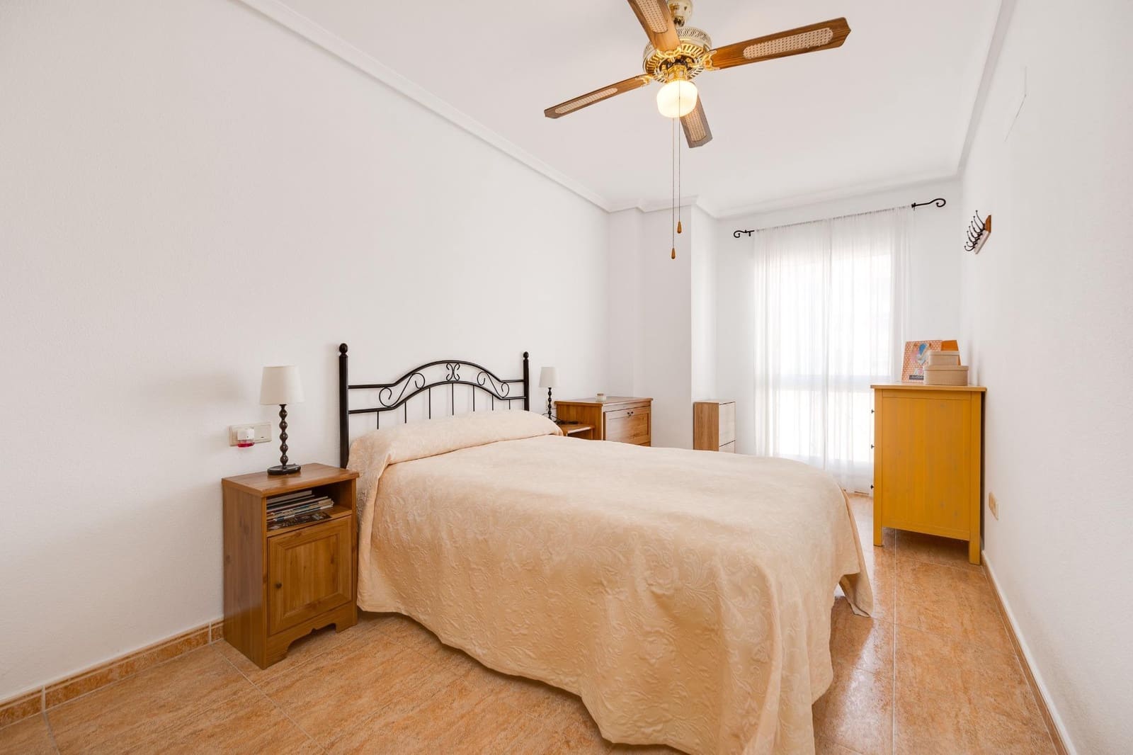 Apartamento de 2 habitaciones en Torrevieja en venta - 172.500 € (Ref: 9983644)