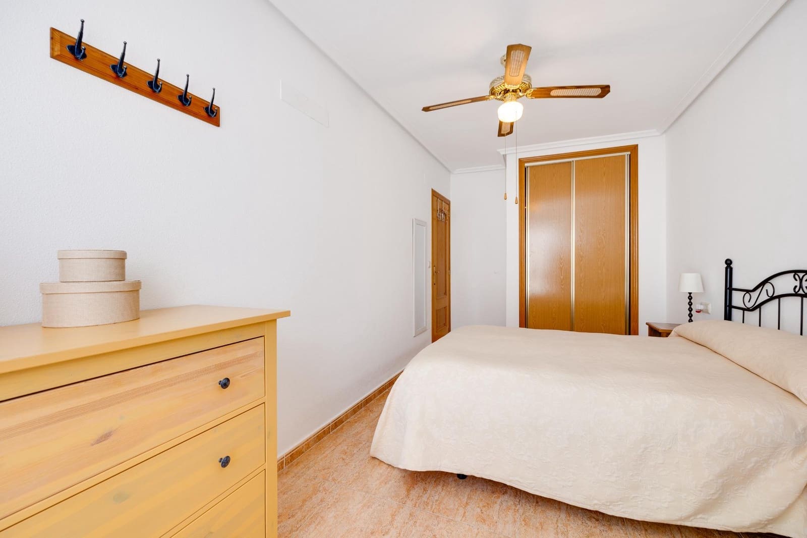 Apartamento de 2 habitaciones en Torrevieja en venta - 172.500 € (Ref: 9983644)