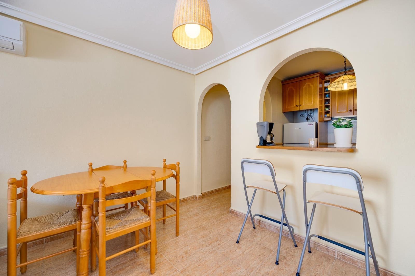 Apartamento de 2 habitaciones en Torrevieja en venta - 172.500 € (Ref: 9983644)