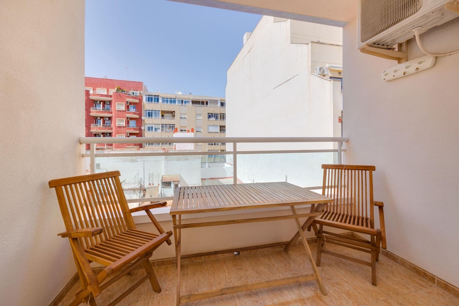 Apartamento de 2 habitaciones en Torrevieja en venta - 172.500 € (Ref: 9983644)