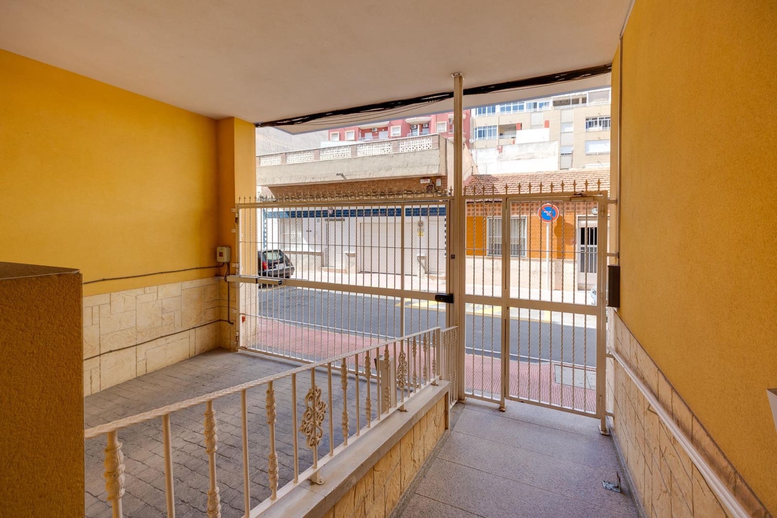 Apartamento de 2 habitaciones en Torrevieja en venta - 172.500 € (Ref: 9983644)