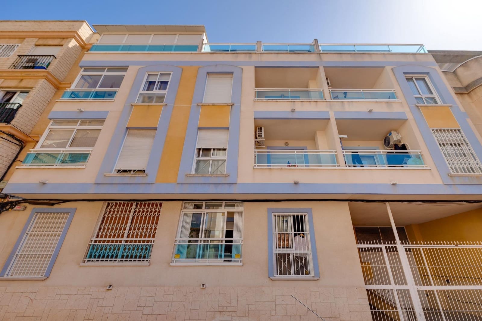 Apartamento de 2 habitaciones en Torrevieja en venta - 172.500 € (Ref: 9983644)