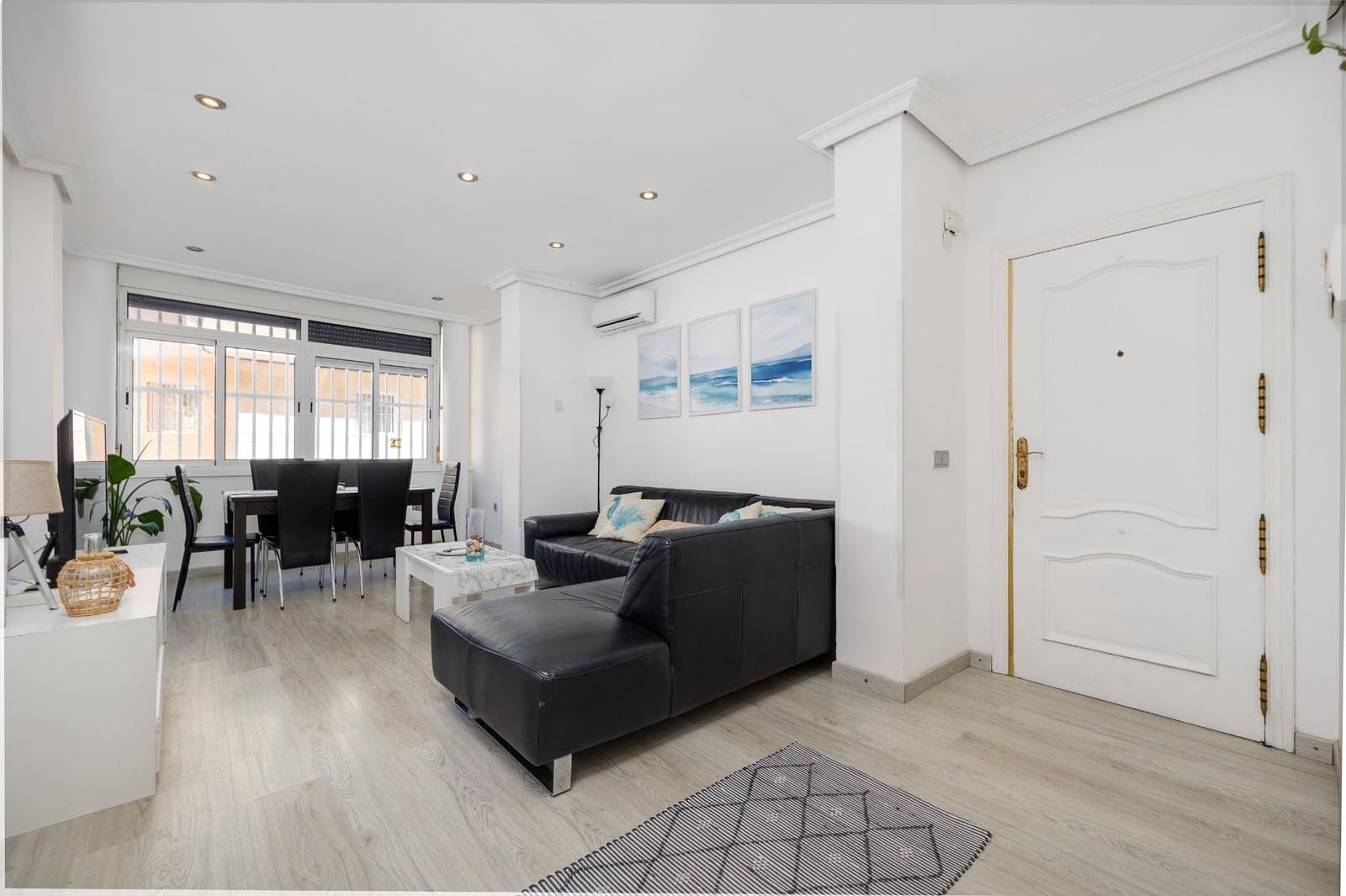 3 soveværelse Lejlighed til salg i Torrevieja - € 154.900 (Ref: 9983648)