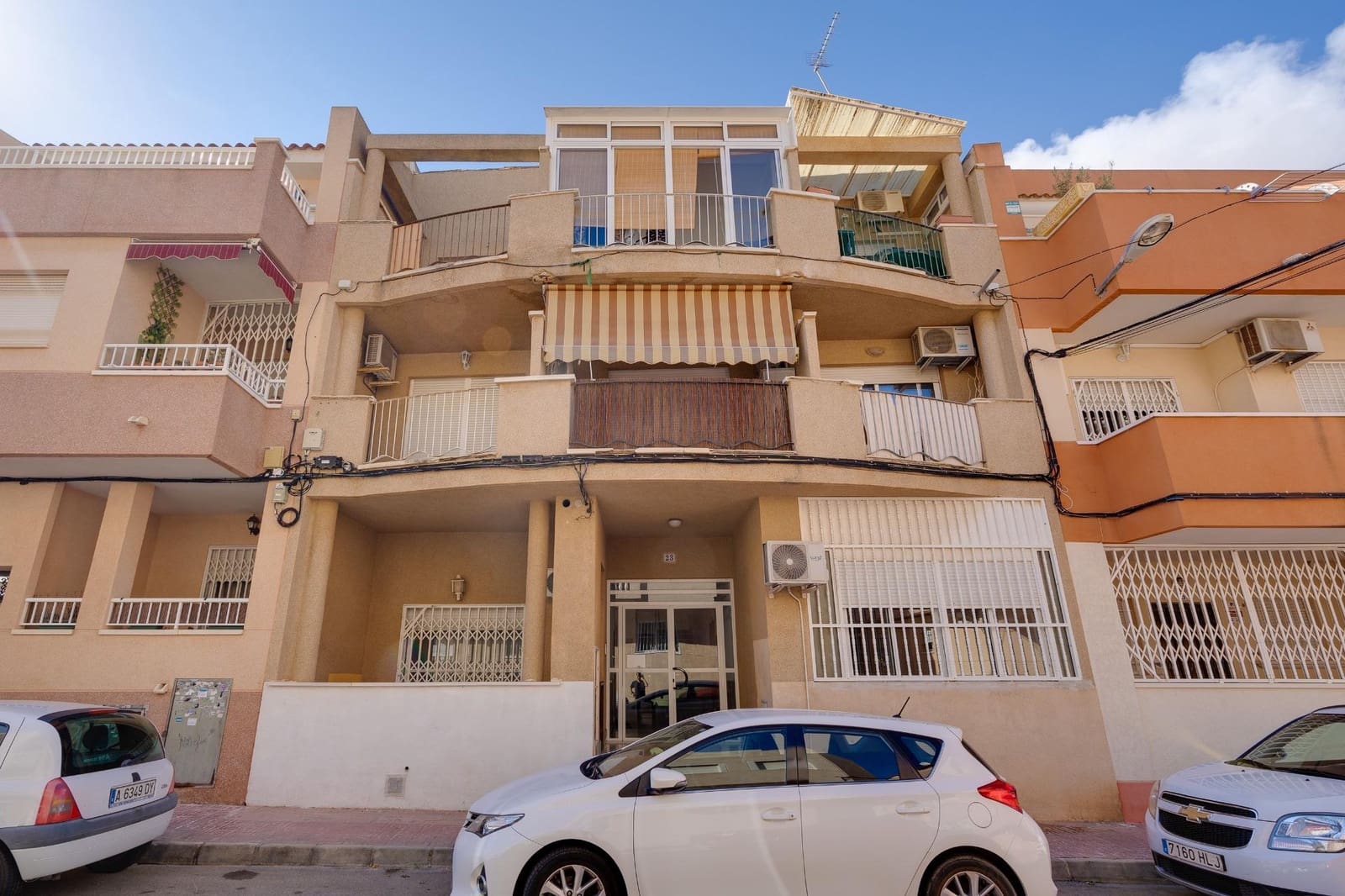 3 soveværelse Lejlighed til salg i Torrevieja - € 154.900 (Ref: 9983648)