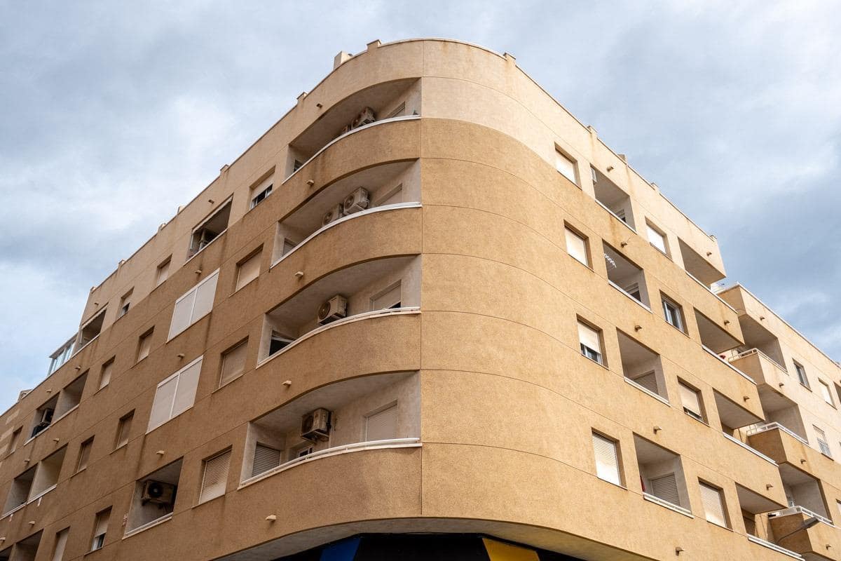 2 soverom Leilighet til salgs i Torrevieja - € 180 000 (Ref: 9983655)