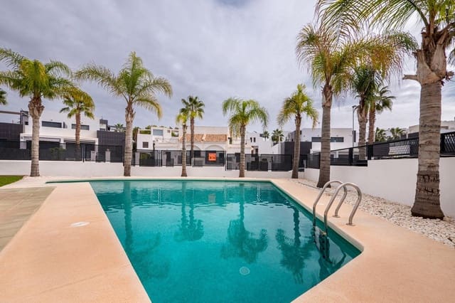 2 soveværelse Penthouse til salg i Villamartin, Orihuela - € 249.000 (Ref: 9983658)