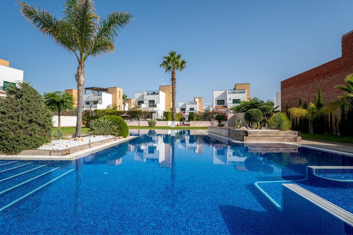 3 Zimmer Villa zu verkaufen in Ciudad Quesada - 330.000 € (Ref: 9983659)
