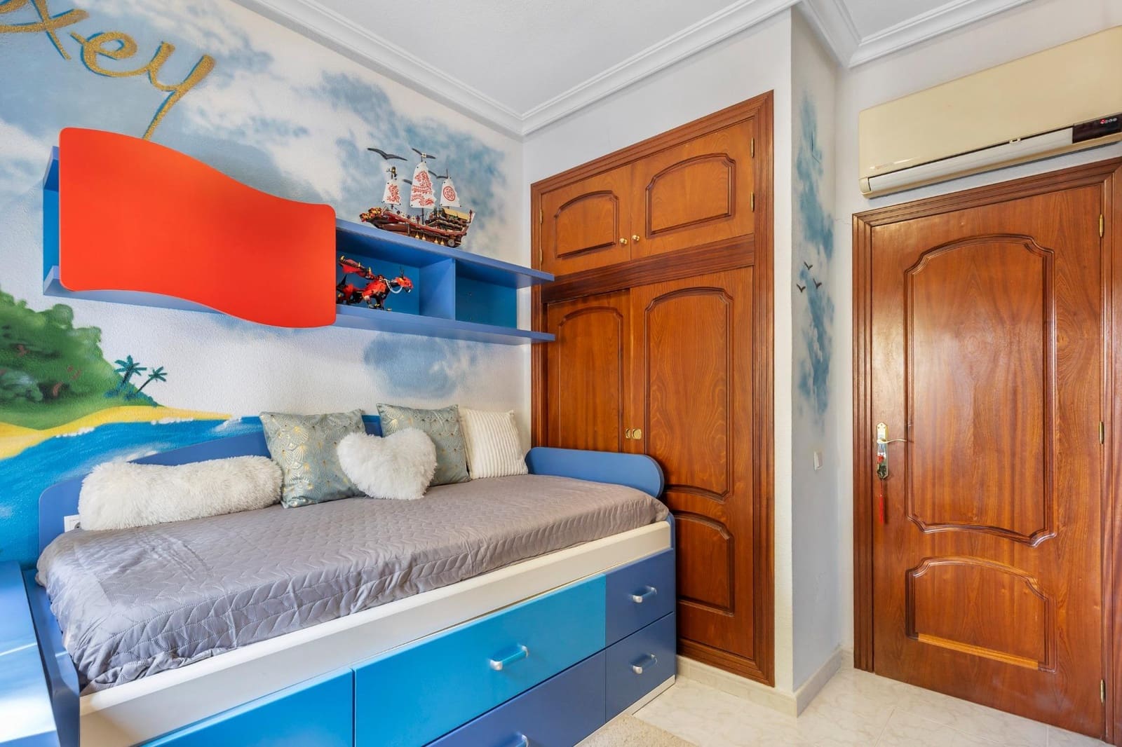 5 makuuhuone Huvila myytävänä paikassa Pueblo Bravo - 499 000 € (Ref: 9983666)