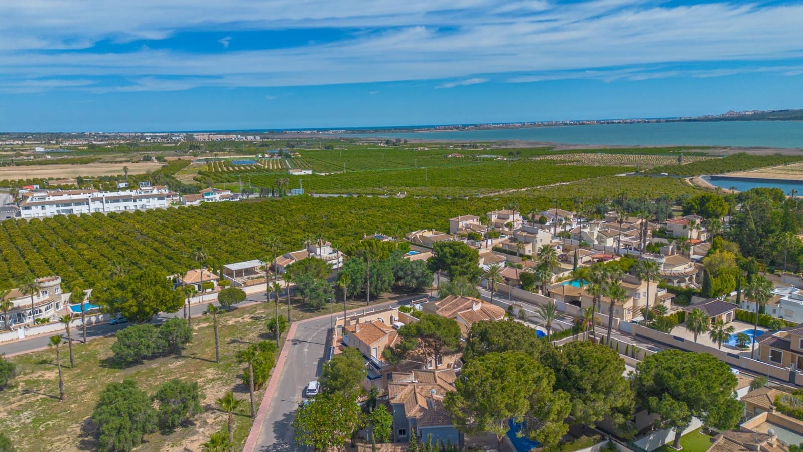5 makuuhuone Huvila myytävänä paikassa Pueblo Bravo - 499 000 € (Ref: 9983666)