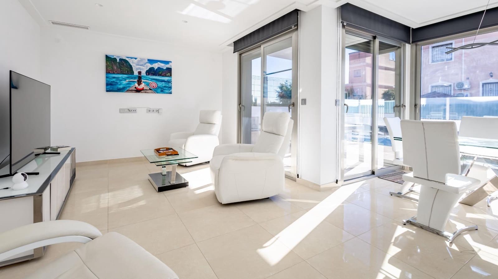 Chalet de 4 habitaciones en Orihuela Costa en venta - 599.000 € (Ref: 9983668)