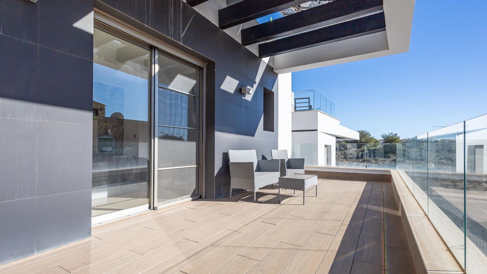 Chalet de 4 habitaciones en Orihuela Costa en venta - 599.000 € (Ref: 9983668)