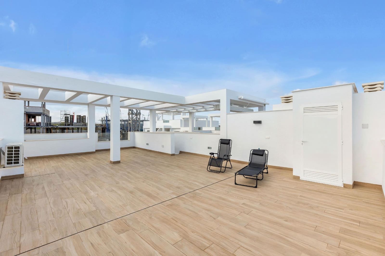 2 slaapkamer Penthouse te koop in Torrevieja - € 363.000 (Ref: 9983677)