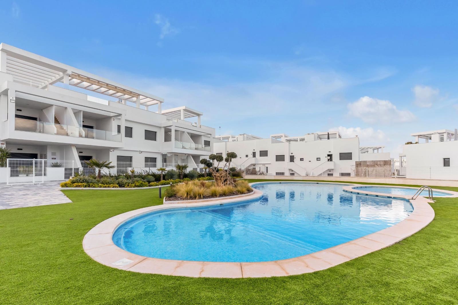 2 slaapkamer Penthouse te koop in Torrevieja - € 363.000 (Ref: 9983677)