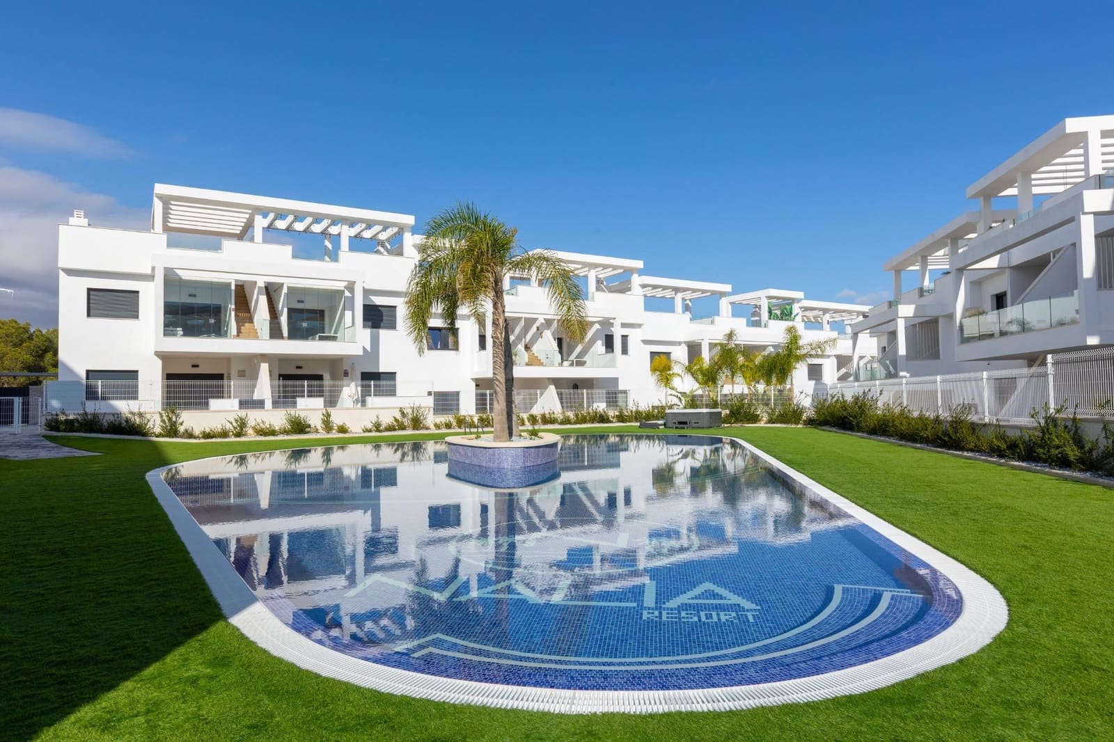 2 slaapkamer Penthouse te koop in Torrevieja - € 363.000 (Ref: 9983677)