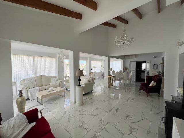 Chalet de 3 habitaciones en Dolores en venta - 510.000 € (Ref: 9983680)