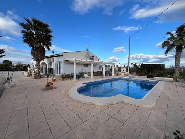 Chalet de 3 habitaciones en Dolores en venta - 510.000 € (Ref: 9983680)