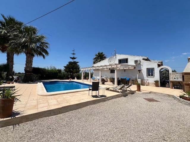 Chalet de 3 habitaciones en Dolores en venta - 510.000 € (Ref: 9983680)